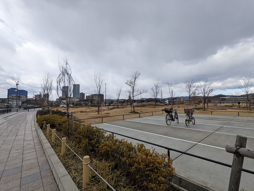 高槻の安満遺跡公園内の駐輪場