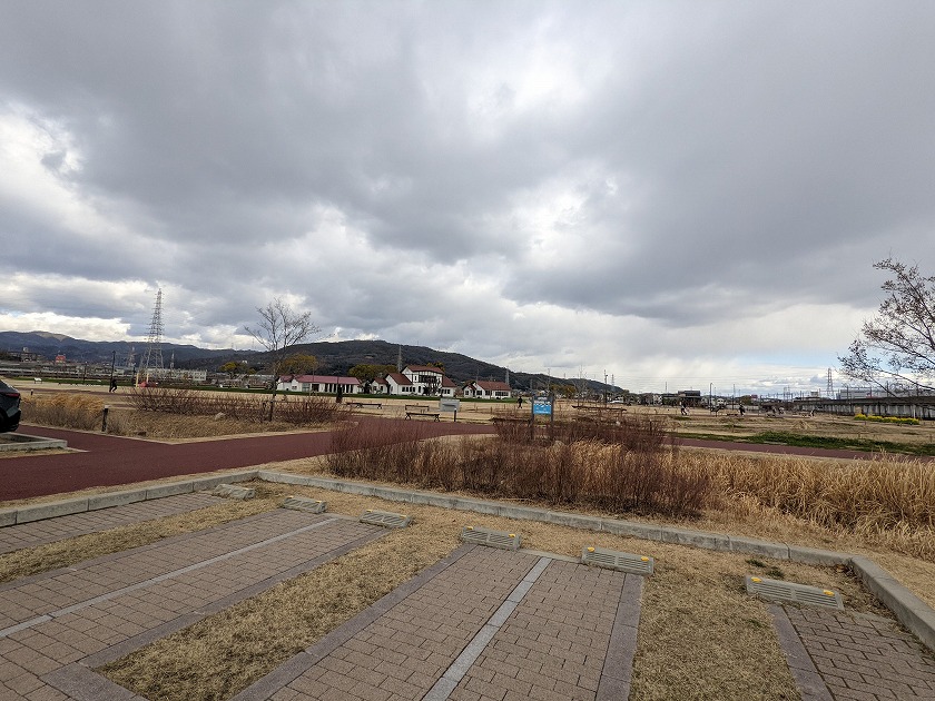 高槻の安満遺跡公園内の駐車場